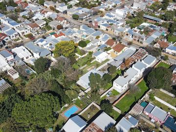 EN VENTA CASA 2 DORM. SEMI NUEVA VILLA ITALIA