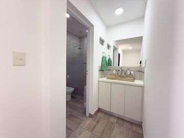 EN VENTA CASA 2 DORM. SEMI NUEVA VILLA ITALIA
