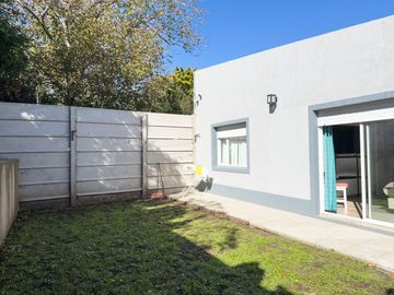 EN VENTA CASA 2 DORM. SEMI NUEVA VILLA ITALIA