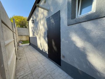 EN VENTA CASA 2 DORM. SEMI NUEVA VILLA ITALIA