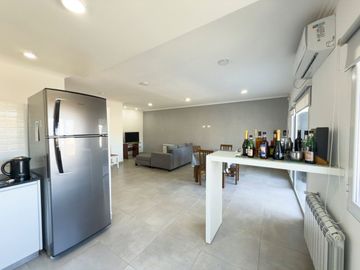 EN VENTA CASA 2 DORM. SEMI NUEVA VILLA ITALIA