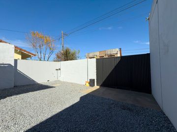 EN VENTA CASA 2 DORM. SEMI NUEVA VILLA ITALIA