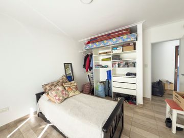EN VENTA CASA 2 DORM. SEMI NUEVA VILLA ITALIA