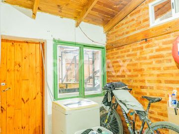 CASA CON DPTO Y MONOAMBIENTE EN VENTA