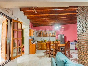 CASA CON DPTO Y MONOAMBIENTE EN VENTA