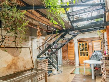 CASA CON DPTO Y MONOAMBIENTE EN VENTA