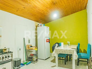 CASA CON DPTO Y MONOAMBIENTE EN VENTA