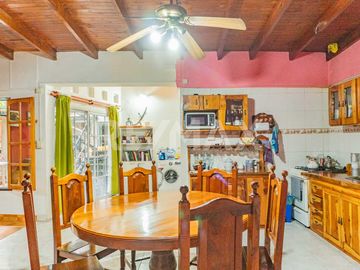CASA CON DPTO Y MONOAMBIENTE EN VENTA