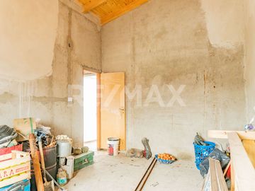 CASA CON DPTO Y MONOAMBIENTE EN VENTA