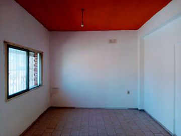 CASA CON DPTO Y MONOAMBIENTE EN VENTA