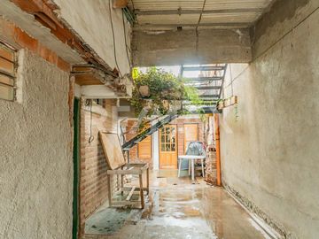 CASA CON DPTO Y MONOAMBIENTE EN VENTA