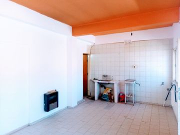 CASA CON DPTO Y MONOAMBIENTE EN VENTA