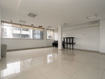 Monoambiente en VENTA en Belgrano con balcon