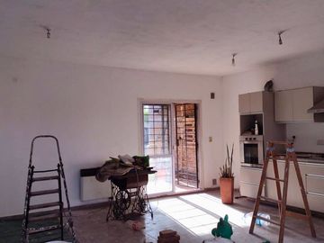 VENTA CASA 2 DORMITORIOS - VILLA PARQUE SANTA ANA