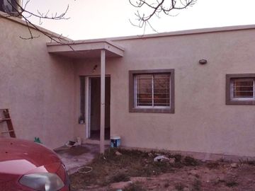 VENTA CASA 2 DORMITORIOS - VILLA PARQUE SANTA ANA