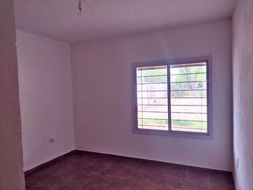 VENTA CASA 2 DORMITORIOS - VILLA PARQUE SANTA ANA