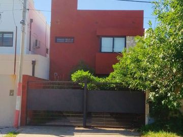 VENTA DE CASA DÚPLEX y MONOAMBIENTE VILLA ELVIRA