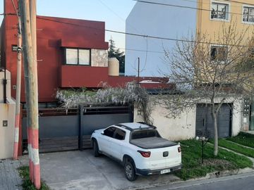 VENTA DE CASA DÚPLEX y MONOAMBIENTE VILLA ELVIRA