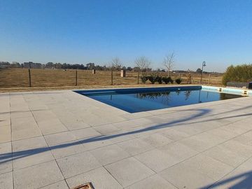 CASA EN VENTA DE 4 AMBIENTES EN SANTA ISABEL II