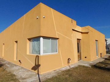 CASA EN VENTA DE 4 AMBIENTES EN SANTA ISABEL II