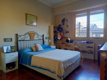 VENDE DEPARTAMENTO 3 AMB DEVOTO LUMINOSO C/BALCON