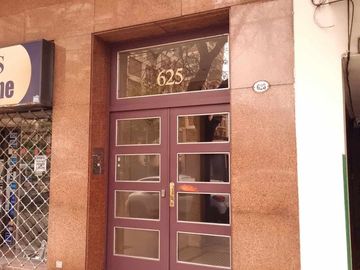 VENTA  4 AMB SEMIPISO EN CABALLITO CON DEPENDENCIA