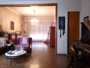 VENTA  4 AMB SEMIPISO EN CABALLITO CON DEPENDENCIA