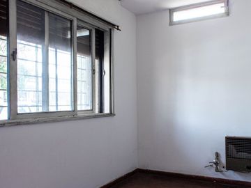 Gral Rodriguez,Casa numerosos amb Apto Profesional