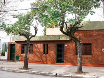 Gral Rodriguez,Casa numerosos amb Apto Profesional
