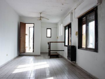 Gral Rodriguez,Casa numerosos amb Apto Profesional