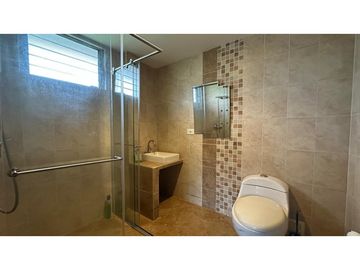 HERMOSA CASA CAMPESTRE CON PISCINA EN VENTA, SECTOR COMBIA PEREIRA