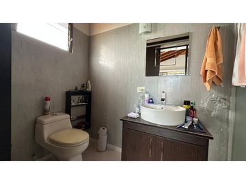 HERMOSA CASA CAMPESTRE CON PISCINA EN VENTA, SECTOR COMBIA PEREIRA