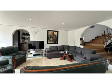 HERMOSA CASA CAMPESTRE CON PISCINA EN VENTA, SECTOR COMBIA PEREIRA