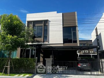 3-BR Semi-detached House at Baan Klang Muang The Edition Sukhumvit-Onnut in Prawet