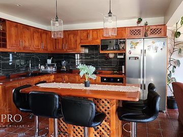 EN VENTA EN PICHILEMU OPORTUNIDAD ÚNICA: CASA + 3 CABAÑAS