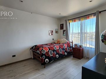 EN VENTA EN PICHILEMU OPORTUNIDAD ÚNICA: CASA + 3 CABAÑAS