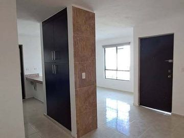 CASA EN LAS AMERICAS EN CALLE PRINCIPAL