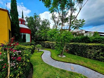 Casa con casita en San Miguel de Allende – Alberca, Paneles Solares y Casa Club