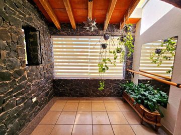 Casa con casita en San Miguel de Allende – Alberca, Paneles Solares y Casa Club