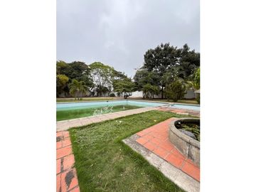 Venta de Casa, Machala, Sector Hotel Oro Verde 3339 m²