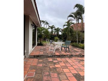 Venta de Casa, Machala, Sector Hotel Oro Verde 3339 m²