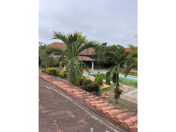 Venta de Casa, Machala, Sector Hotel Oro Verde 3339 m²