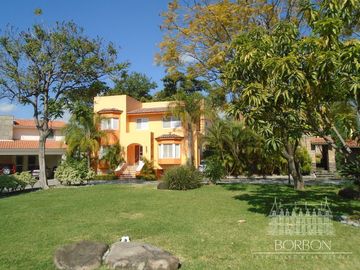 CASA  DE LIZ