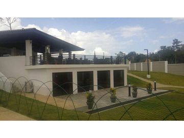 VENDO  CASA LB EN LA CHORRERA COSTA VERDE PUERTO MADERO 4R