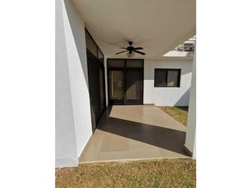 VENDO  CASA LB EN LA CHORRERA COSTA VERDE PUERTO MADERO 4R