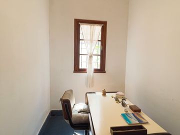 VENTA CASA 4 DORM. SEMICENTRO TANDIL