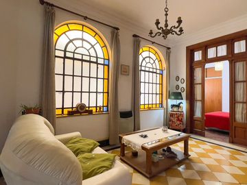 VENTA CASA 4 DORM. SEMICENTRO TANDIL