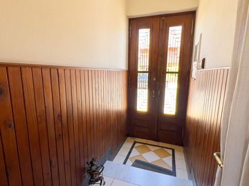 VENTA CASA 4 DORM. SEMICENTRO TANDIL