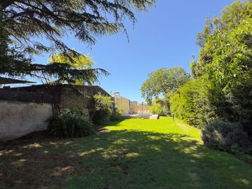 VENTA CASA 4 DORM. SEMICENTRO TANDIL