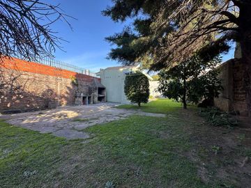 VENTA CASA 4 AMB+DPTO MONOAMB S/LOTE 400 M2 LOMAS